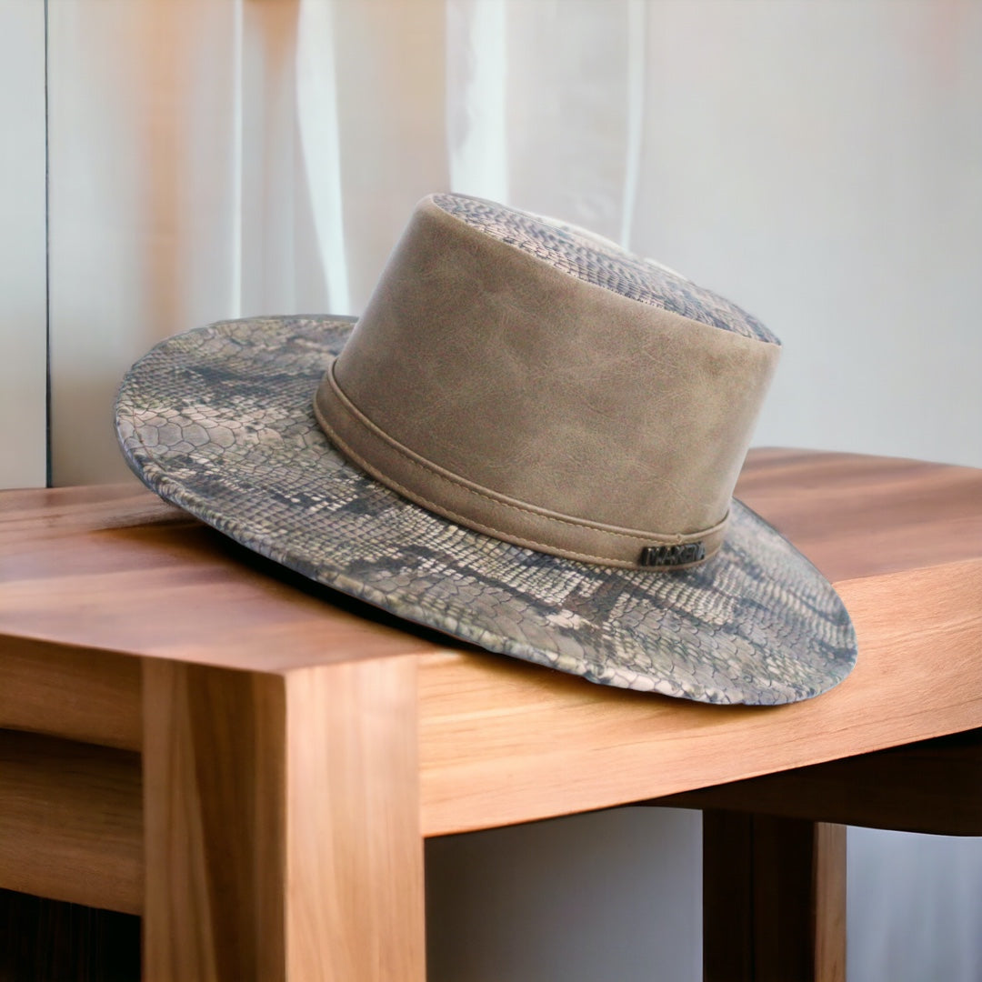 CORDOBES vinyl leather hat