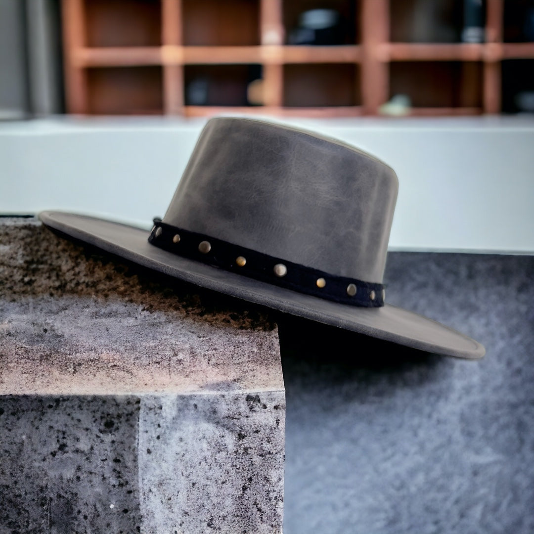 CORDOBES vinyl leather hat